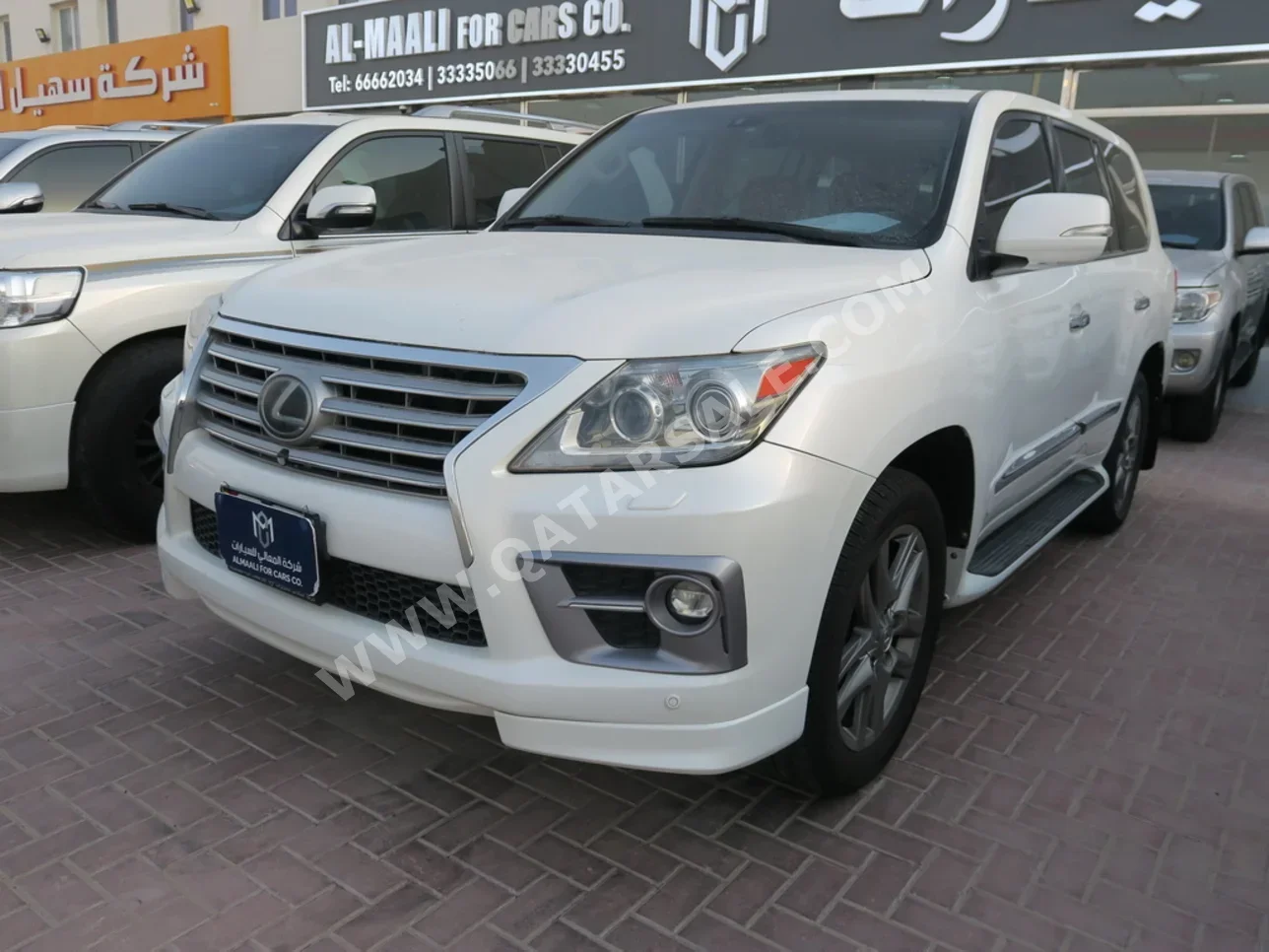 Lexus  LX  570  2012  Automatic  390,000 Km  8 Cylinder  Four Wheel Drive (4WD)  SUV  White