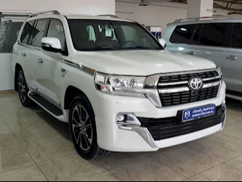 Toyota  Land Cruiser  VXS  2016  Automatic  270,000 Km  8 Cylinder  Four Wheel Drive (4WD)  SUV  White