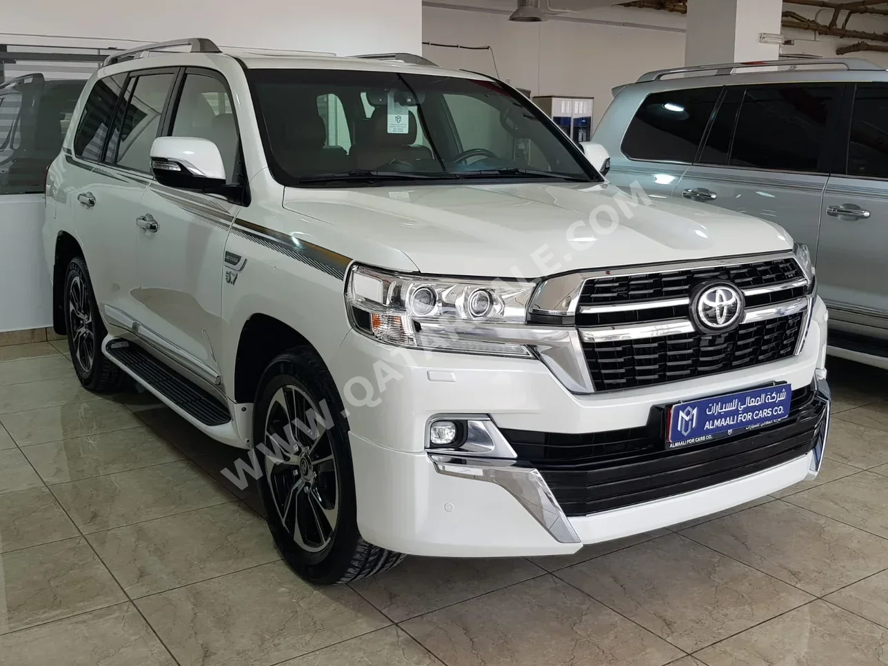 Toyota  Land Cruiser  VXS  2016  Automatic  270,000 Km  8 Cylinder  Four Wheel Drive (4WD)  SUV  White