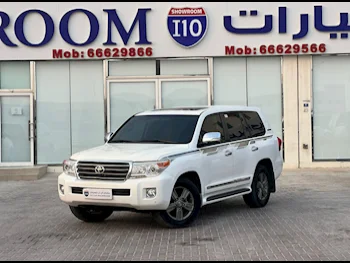 Toyota  Land Cruiser  GXR  2014  Automatic  241,000 Km  8 Cylinder  Four Wheel Drive (4WD)  SUV  White