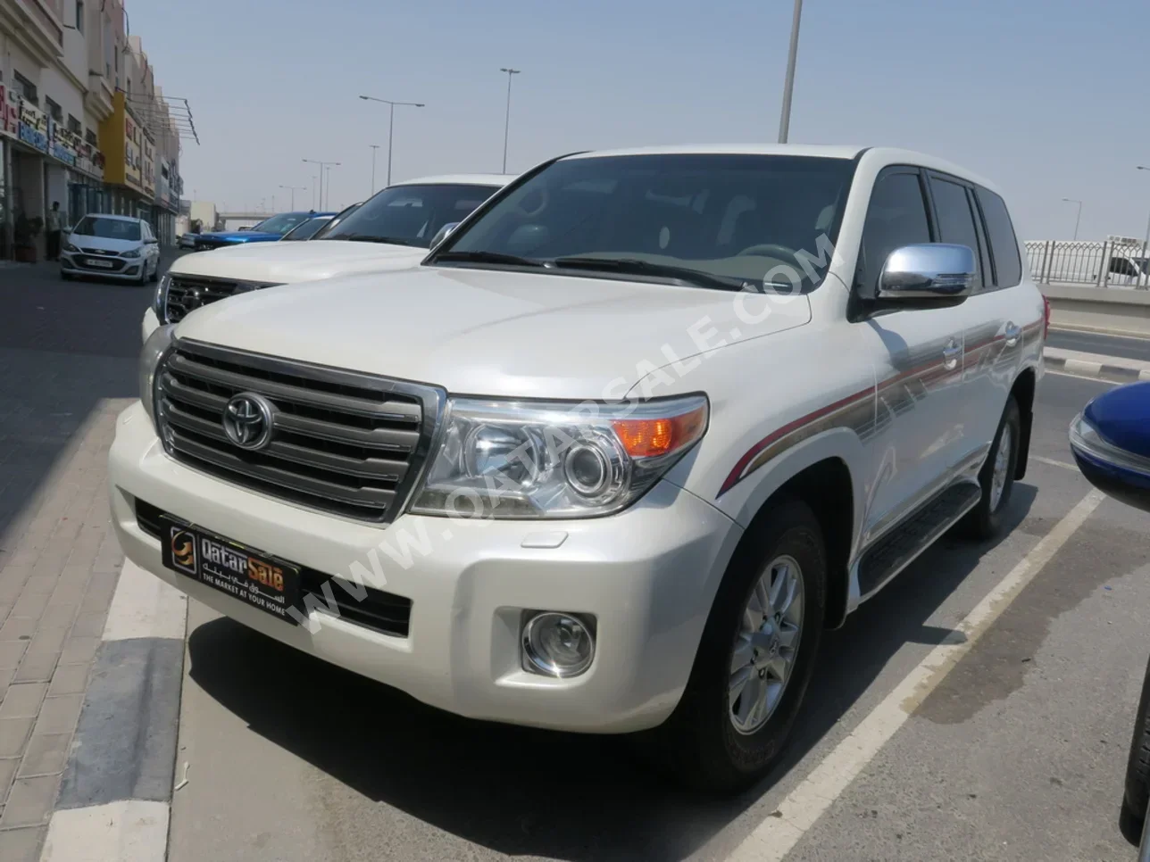 Toyota  Land Cruiser  GXR  2012  Automatic  180,000 Km  6 Cylinder  Four Wheel Drive (4WD)  SUV  White