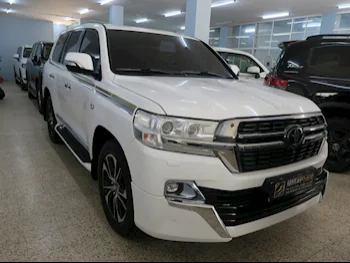 Toyota  Land Cruiser  VXR  2021  Automatic  129,000 Km  8 Cylinder  Four Wheel Drive (4WD)  SUV  White