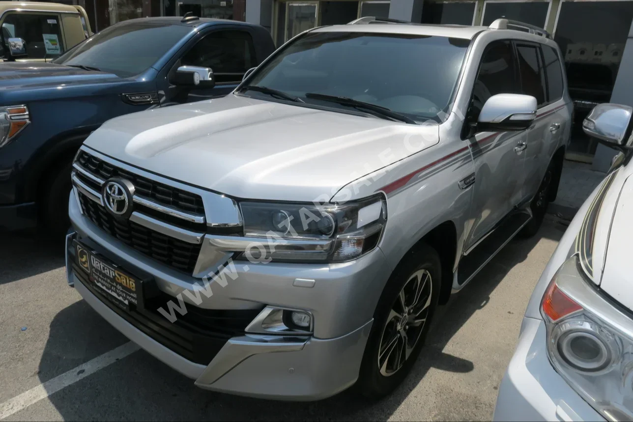 Toyota  Land Cruiser  GXR- Grand Touring  2021  Automatic  128,000 Km  6 Cylinder  Four Wheel Drive (4WD)  SUV  Silver