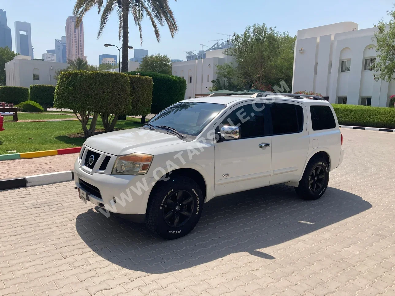 Nissan  Armada  SE  2012  Automatic  175,000 Km  8 Cylinder  Four Wheel Drive (4WD)  SUV  White