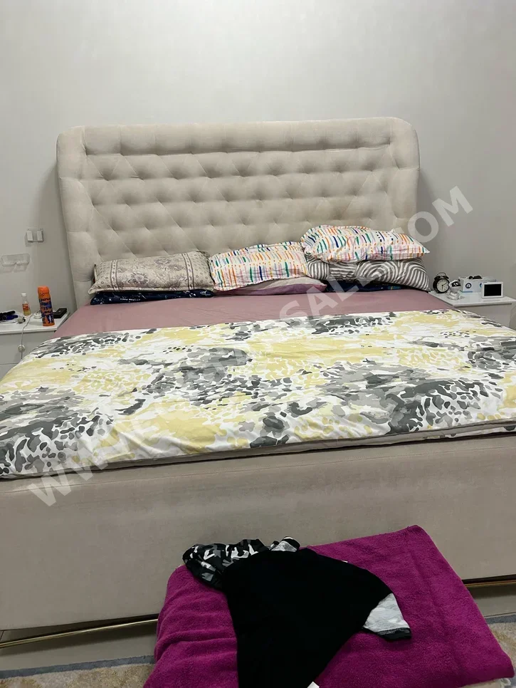 Beds - Home Center  - King  - Gray
