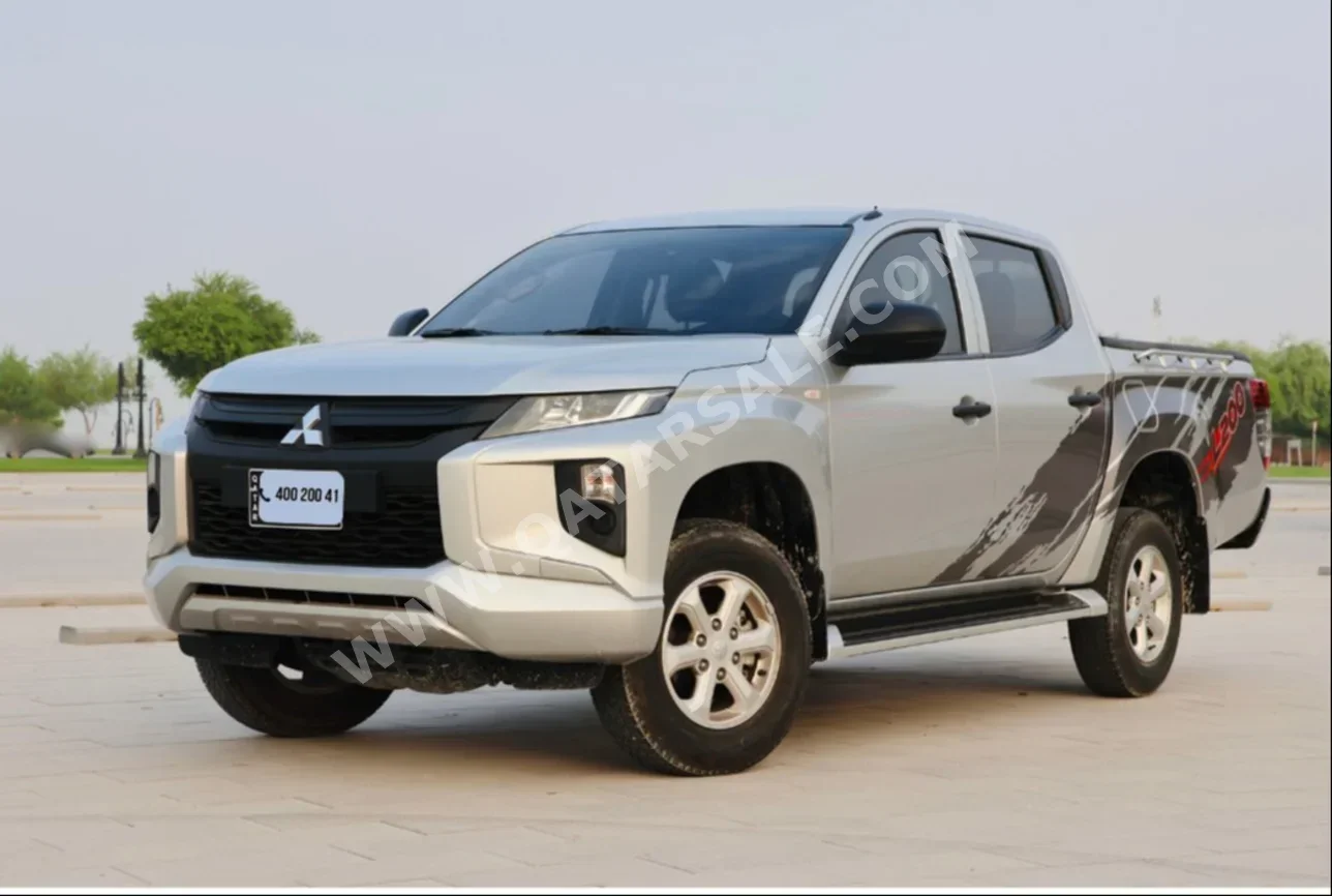 Mitsubishi  L200 Sportero  4 Cylinder  Pickup  Grey  2022