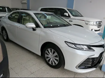 Toyota  Camry  LE  2022  Automatic  17,000 Km  4 Cylinder  Front Wheel Drive (FWD)  Sedan  White