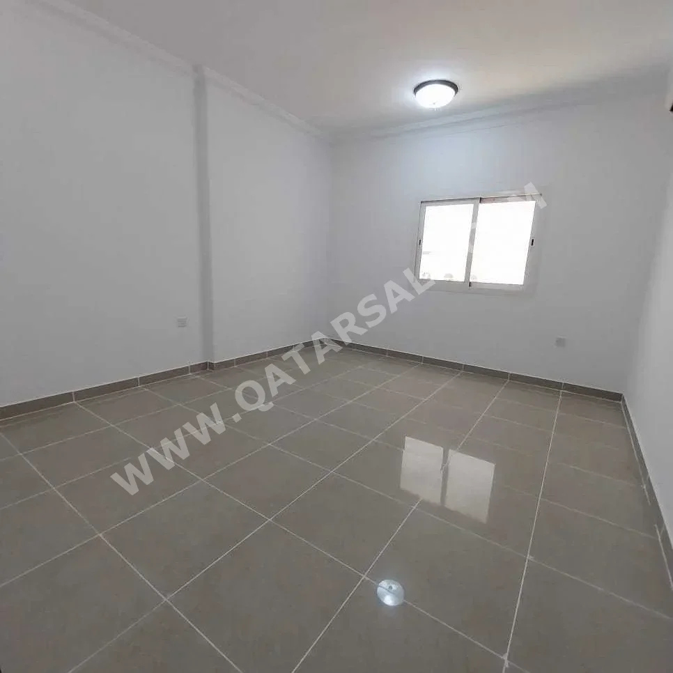 2 Bedrooms  Apartment  in Doha -  Old Airport  Not Furnished