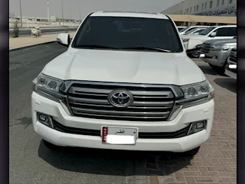 Toyota  Land Cruiser  VXR  2018  Automatic  152,000 Km  8 Cylinder  Four Wheel Drive (4WD)  SUV  White