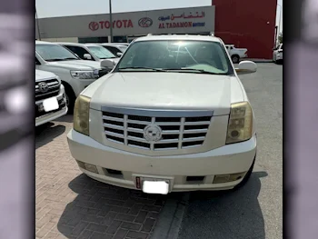 Cadillac  Escalade  2007  Automatic  134,000 Km  8 Cylinder  Four Wheel Drive (4WD)  SUV  White