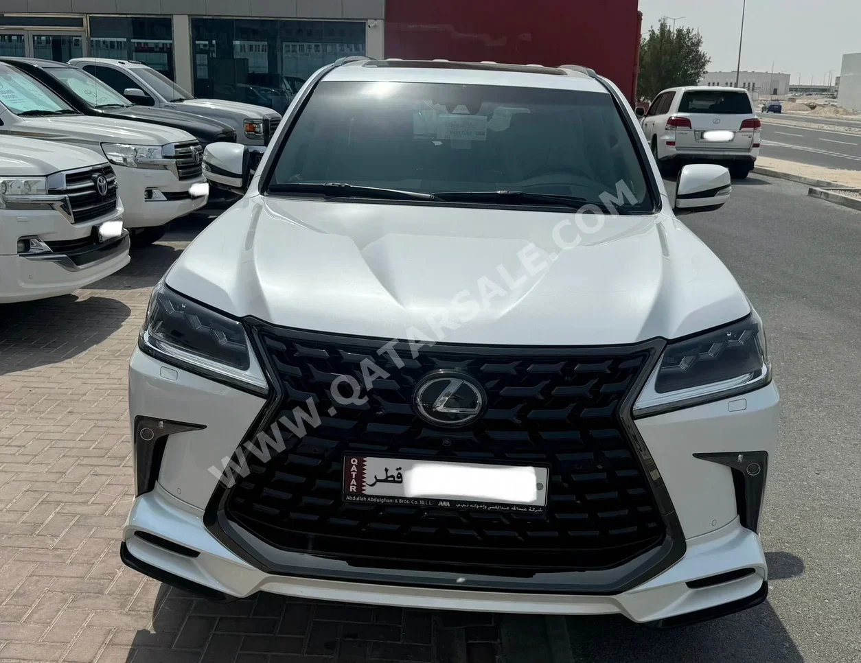 Lexus  LX  570  2021  Automatic  13,000 Km  8 Cylinder  Four Wheel Drive (4WD)  SUV  White  With Warranty