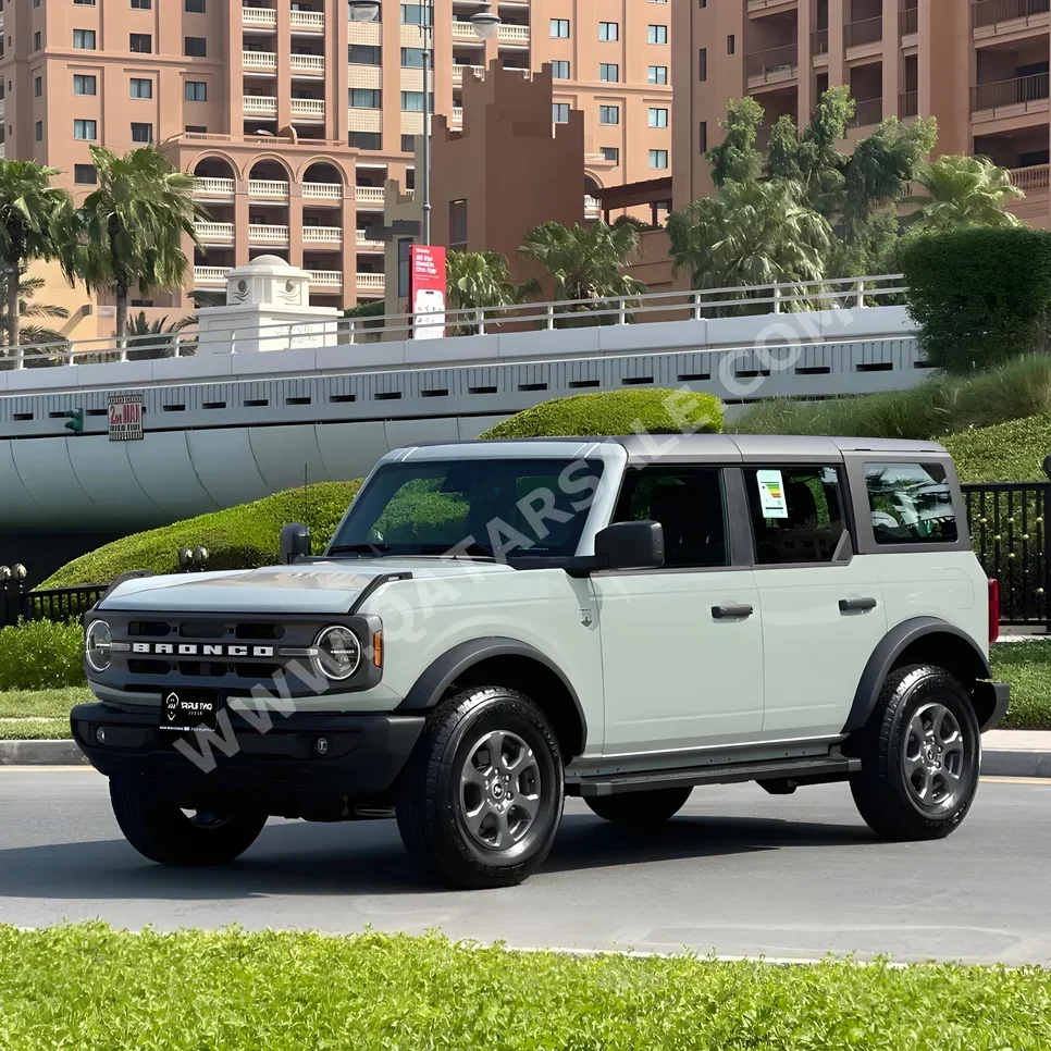 Ford  Bronco  Big Bend  2024  Automatic  300 Km  4 Cylinder  Four Wheel Drive (4WD)  SUV  Gray  With Warranty