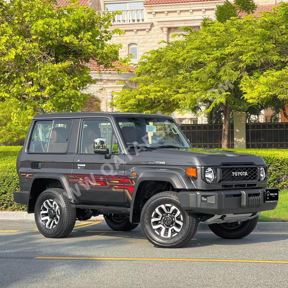 Toyota  Land Cruiser  Hard Top  2024  Automatic  300 Km  6 Cylinder  Four Wheel Drive (4WD)  SUV  Gray  With Warranty