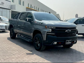 Chevrolet  Silverado  LT Trail Boss Z71  2021  Automatic  92٬000 Km  8 Cylinder  Four Wheel Drive (4WD)  Pick Up  Gray  With Warranty