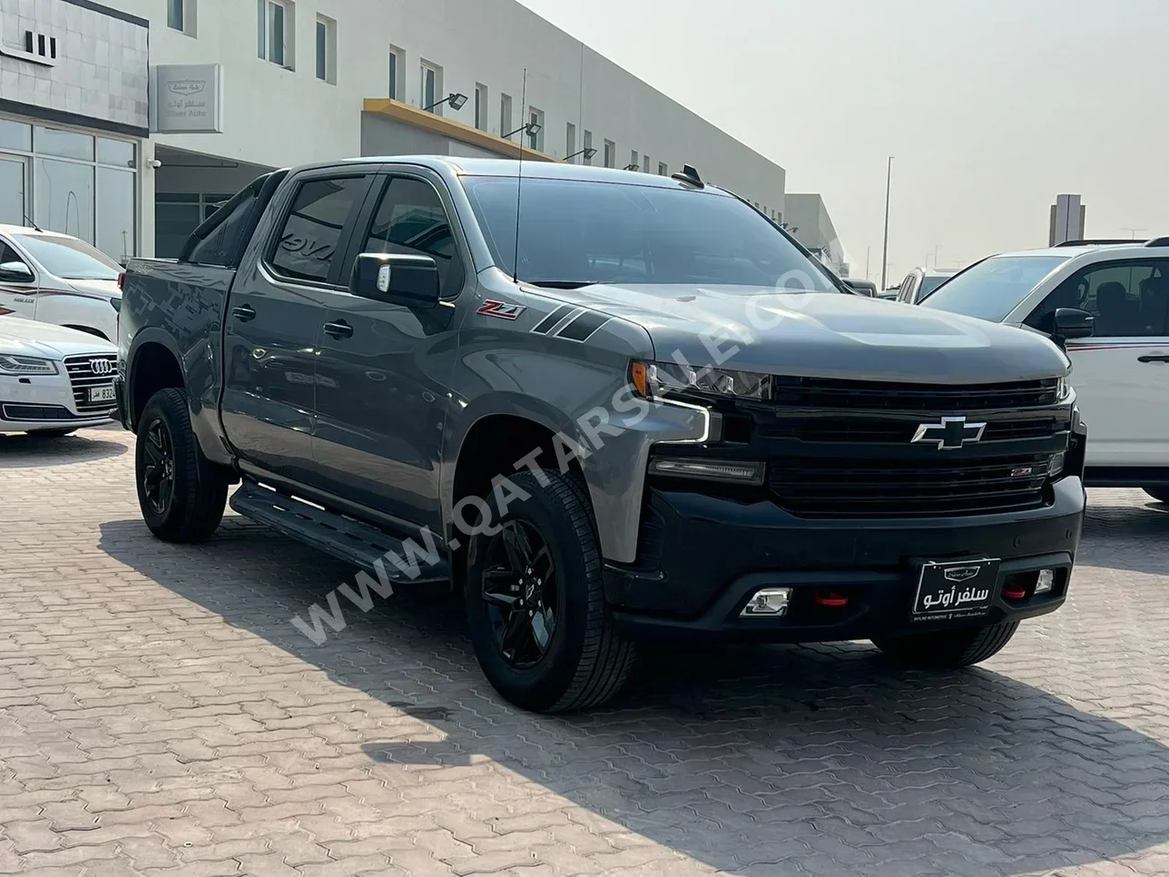 Chevrolet  Silverado  LT Trail Boss Z71  2021  Automatic  92٬000 Km  8 Cylinder  Four Wheel Drive (4WD)  Pick Up  Gray  With Warranty