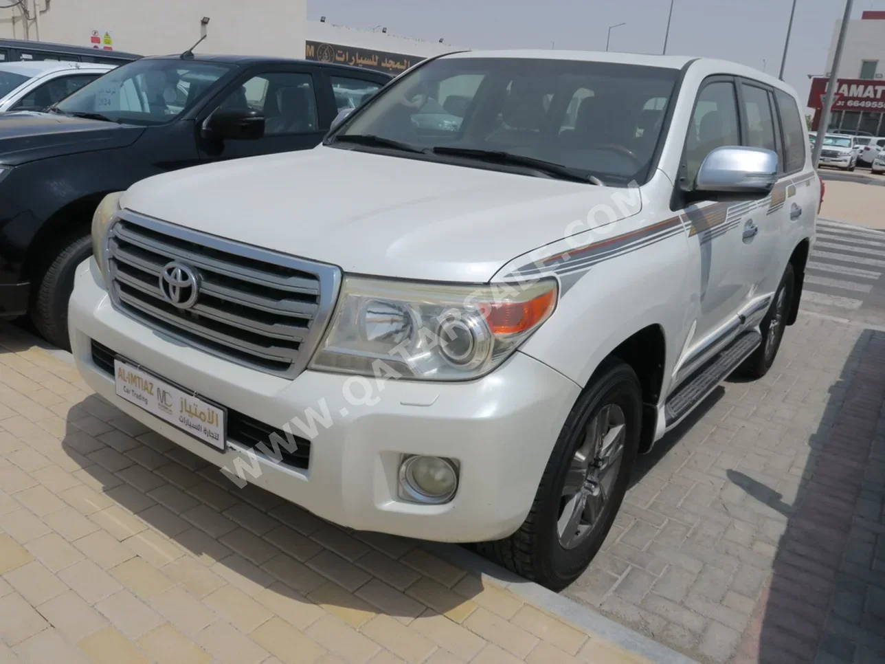 Toyota  Land Cruiser  GXR  2014  Automatic  288,000 Km  8 Cylinder  Four Wheel Drive (4WD)  SUV  White