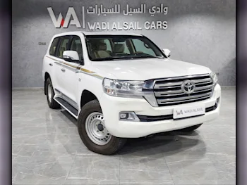 Toyota  Land Cruiser  VXR  2018  Automatic  220,000 Km  8 Cylinder  Four Wheel Drive (4WD)  SUV  White