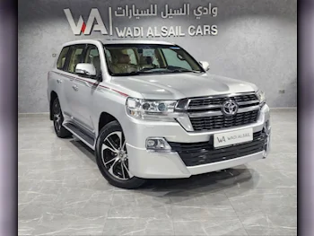  Toyota  Land Cruiser  GXR  2016  Automatic  311,000 Km  8 Cylinder  Four Wheel Drive (4WD)  SUV  Silver  With Warranty