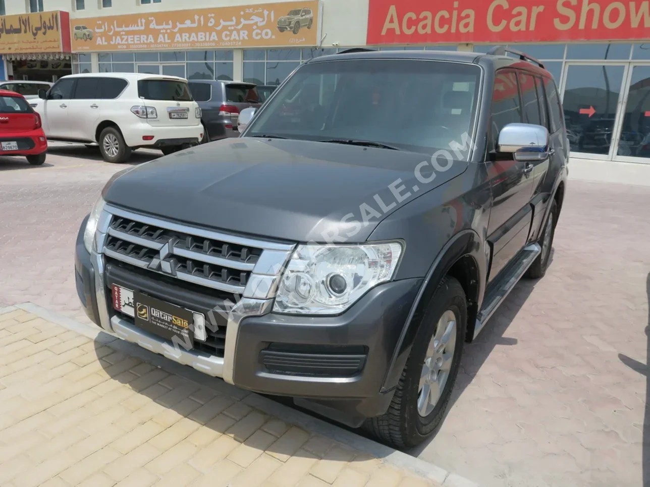 Mitsubishi  Pajero  GLS  2018  Automatic  193,000 Km  6 Cylinder  Four Wheel Drive (4WD)  SUV  Gray