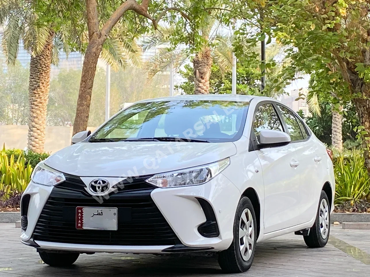 Toyota  Yaris  2021  Automatic  83,000 Km  4 Cylinder  Front Wheel Drive (FWD)  Sedan  White