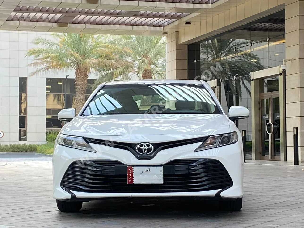 Toyota  Camry  LE  2019  Automatic  82,000 Km  4 Cylinder  Front Wheel Drive (FWD)  Sedan  White