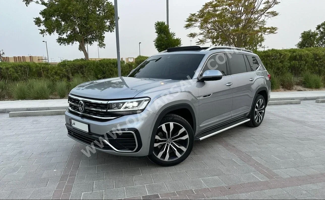 Volkswagen  Teramont  R Line  2023  Automatic  11,200 Km  6 Cylinder  All Wheel Drive (AWD)  SUV  Silver  With Warranty