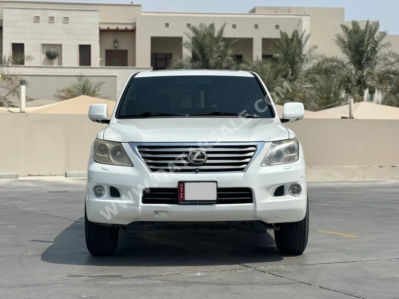 Lexus  LX  570  2011  Automatic  418,000 Km  8 Cylinder  Four Wheel Drive (4WD)  SUV  White