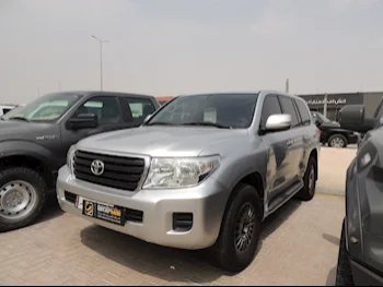 Toyota  Land Cruiser  G  2012  Automatic  321,000 Km  6 Cylinder  Four Wheel Drive (4WD)  SUV  Silver