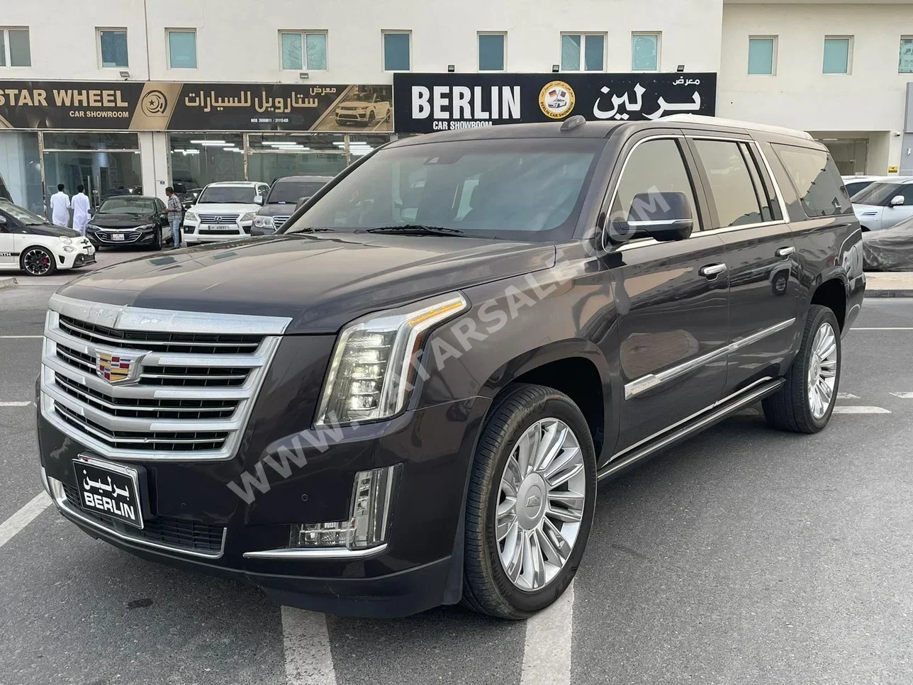 Cadillac  Escalade  2016  Automatic  238,000 Km  8 Cylinder  Four Wheel Drive (4WD)  SUV  Brown