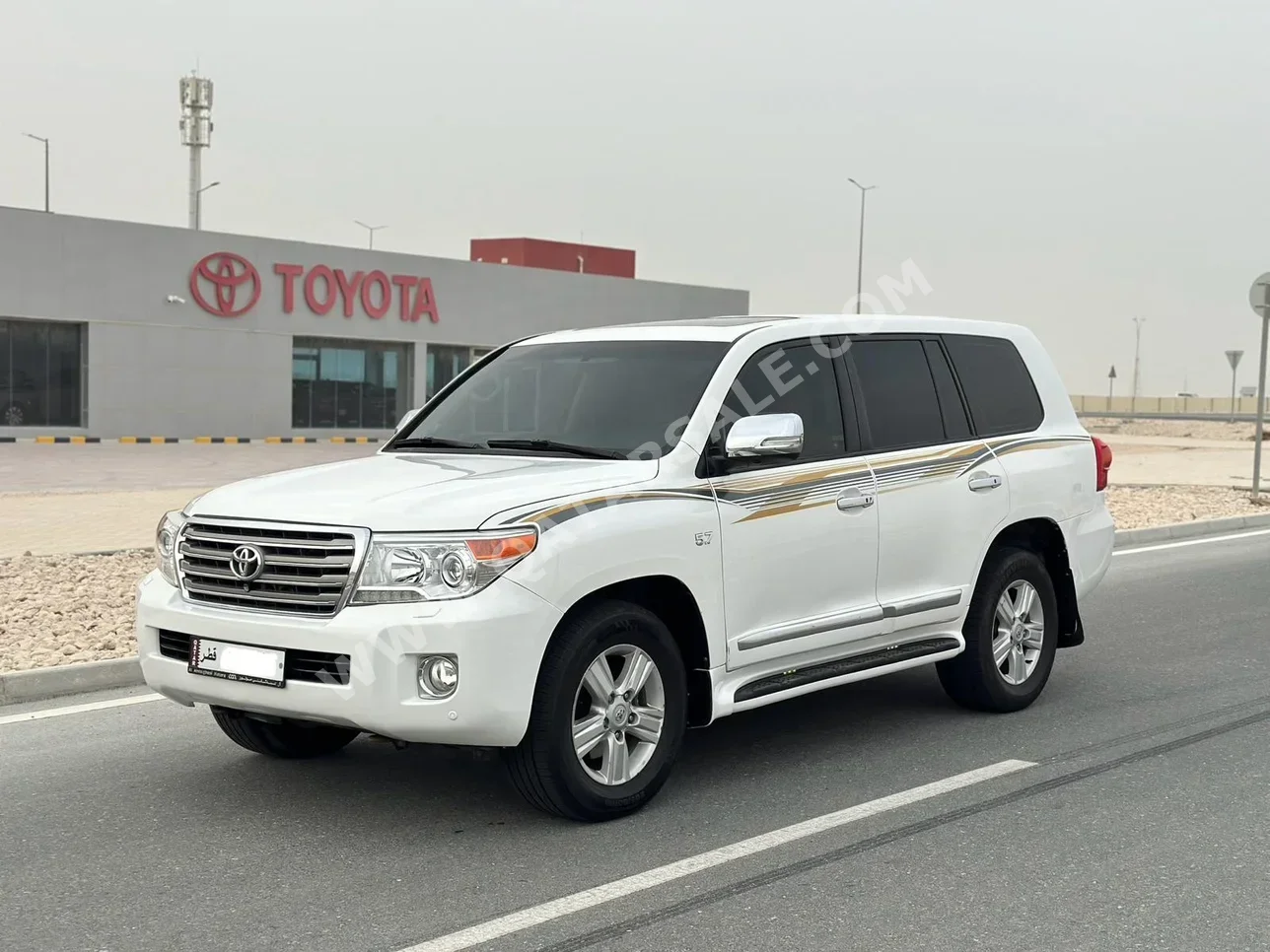 Toyota  Land Cruiser  VXR  2015  Automatic  290,000 Km  8 Cylinder  Four Wheel Drive (4WD)  SUV  White