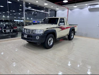 Nissan  Patrol  Safari  2015  Manual  204,000 Km  6 Cylinder  Four Wheel Drive (4WD)  SUV  Beige