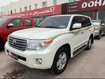 Toyota  Land Cruiser  VXR  2014  Automatic  469,000 Km  8 Cylinder  Four Wheel Drive (4WD)  SUV  White