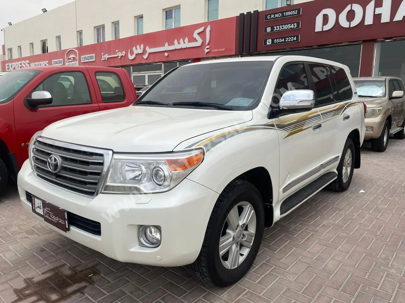 Toyota  Land Cruiser  VXR  2014  Automatic  469,000 Km  8 Cylinder  Four Wheel Drive (4WD)  SUV  White