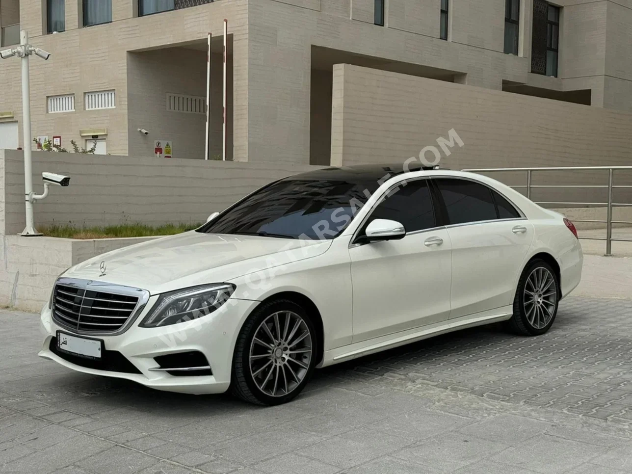 Mercedes-Benz  S-Class  400  2014  Automatic  122,000 Km  6 Cylinder  Rear Wheel Drive (RWD)  Sedan  White