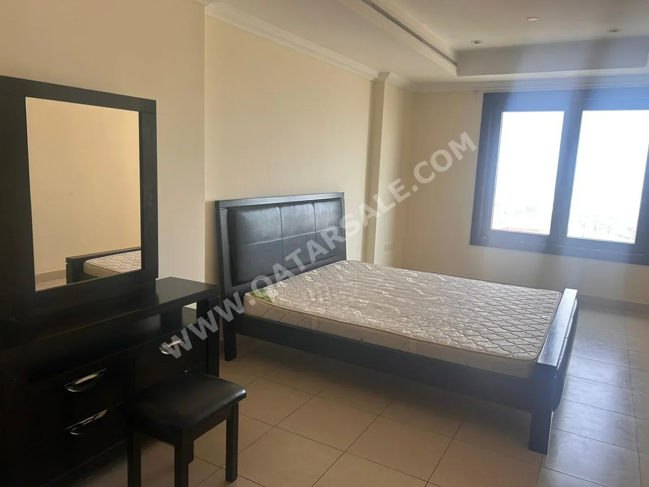 2 Bedrooms  Apartment  in Doha -  The Pearl  Not Furnished