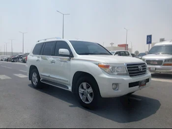 Toyota  Land Cruiser  GXR  2015  Automatic  269,000 Km  6 Cylinder  Four Wheel Drive (4WD)  SUV  White