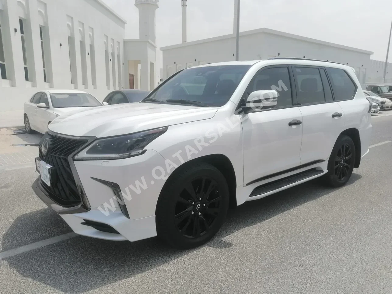 Lexus  LX  570 S Black Edition  2019  Automatic  122,000 Km  8 Cylinder  Four Wheel Drive (4WD)  SUV  White