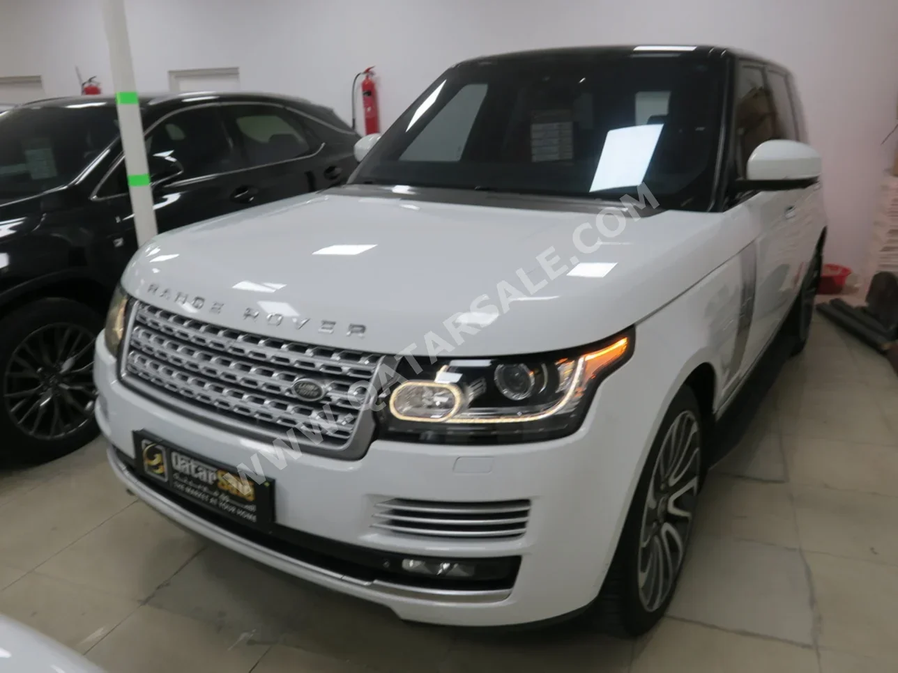 Land Rover  Range Rover  Vogue  2015  Automatic  127,000 Km  8 Cylinder  Four Wheel Drive (4WD)  SUV  White