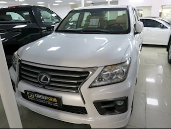  Lexus  LX  570 S  2014  Automatic  242,000 Km  8 Cylinder  Four Wheel Drive (4WD)  SUV  White  With Warranty