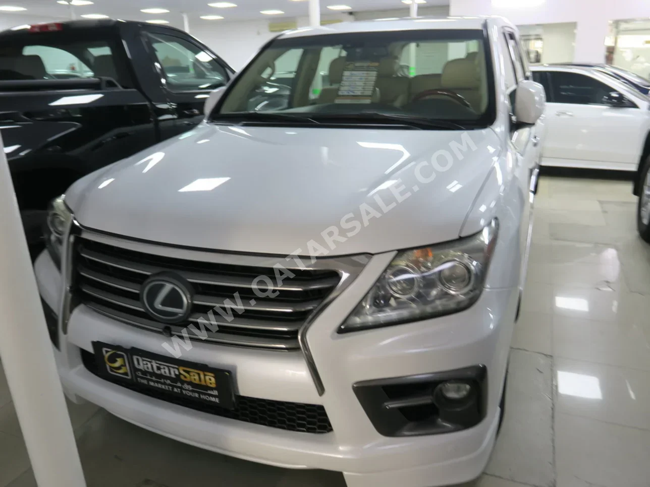 Lexus  LX  570 S  2014  Automatic  242,000 Km  8 Cylinder  Four Wheel Drive (4WD)  SUV  White