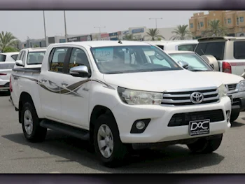 Toyota  Hilux  2017  Manual  67,000 Km  4 Cylinder  Four Wheel Drive (4WD)  Pick Up  White