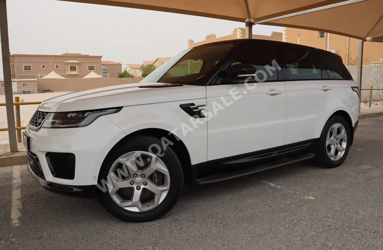 Land Rover  Range Rover  HSE  2018  Automatic  98,000 Km  6 Cylinder  Four Wheel Drive (4WD)  SUV  White