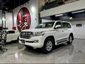 Toyota  Land Cruiser  VXR  2018  Automatic  280,000 Km  8 Cylinder  Four Wheel Drive (4WD)  SUV  White