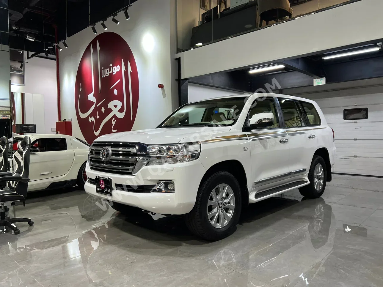 Toyota  Land Cruiser  VXR  2018  Automatic  280,000 Km  8 Cylinder  Four Wheel Drive (4WD)  SUV  White