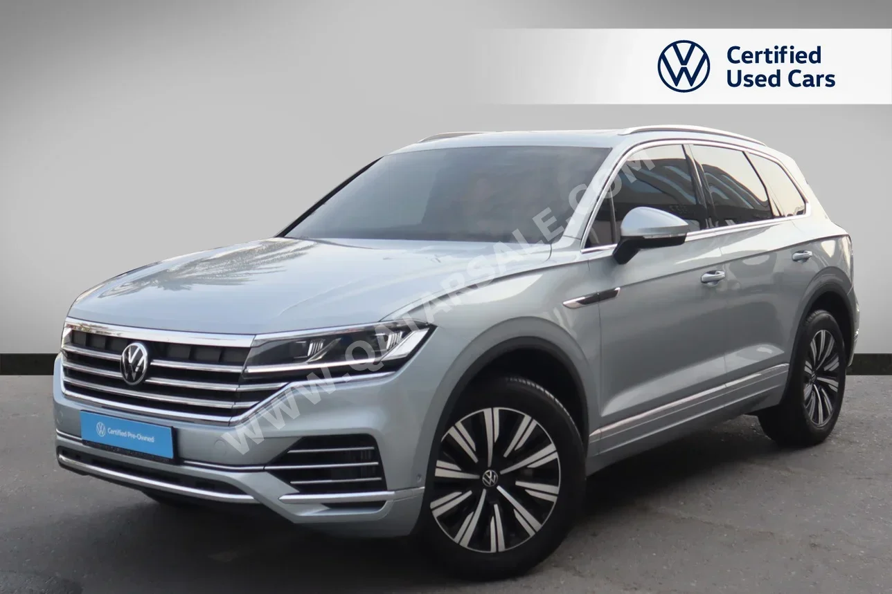 Volkswagen  Touareg  Comfort Line  2023  Automatic  9,300 Km  6 Cylinder  All Wheel Drive (AWD)  SUV  Silver  With Warranty