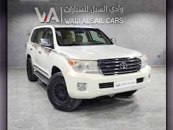 Toyota  Land Cruiser  GXR  2012  Automatic  360,000 Km  8 Cylinder  Four Wheel Drive (4WD)  SUV  White