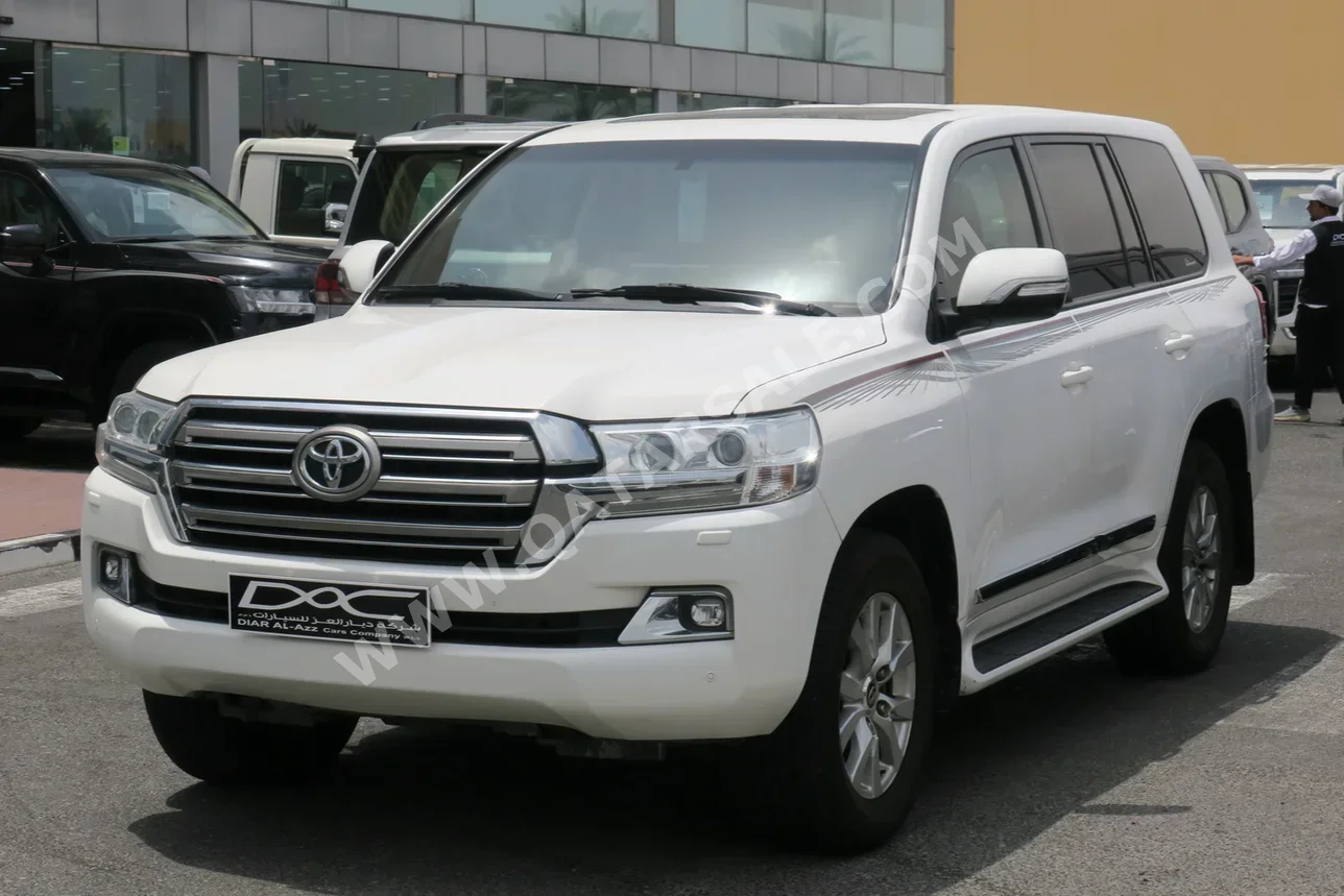 Toyota  Land Cruiser  GXR  2019  Automatic  149,000 Km  6 Cylinder  Four Wheel Drive (4WD)  SUV  White