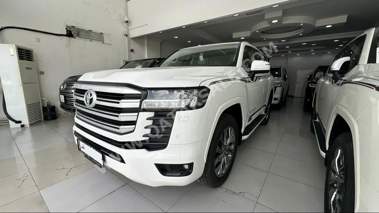 Toyota  Land Cruiser  GXR  2024  Automatic  0 Km  6 Cylinder  Four Wheel Drive (4WD)  SUV  White  With Warranty