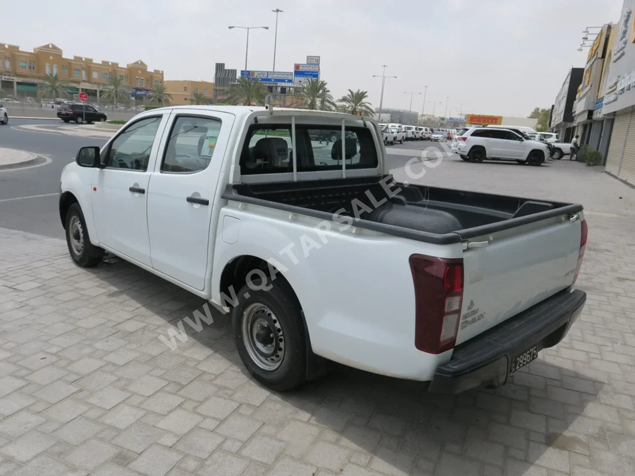 Isuzu  D-Max  2016  Manual  95,000 Km  4 Cylinder  Rear Wheel Drive (RWD)  Pick Up  White