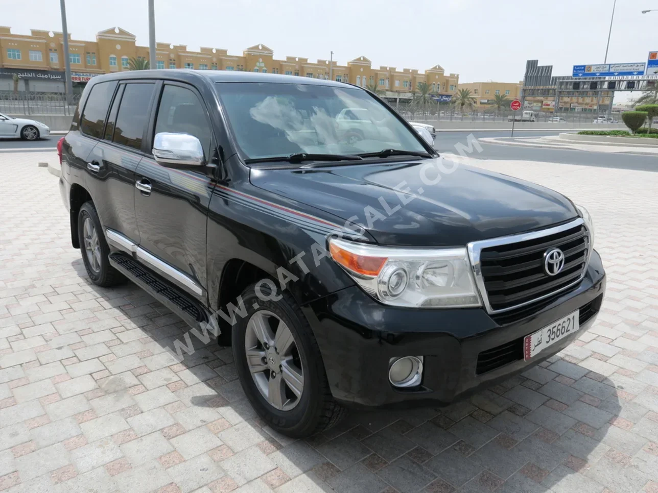  Toyota  Land Cruiser  GXR  2015  Automatic  258,000 Km  8 Cylinder  Four Wheel Drive (4WD)  SUV  Black  With Warranty